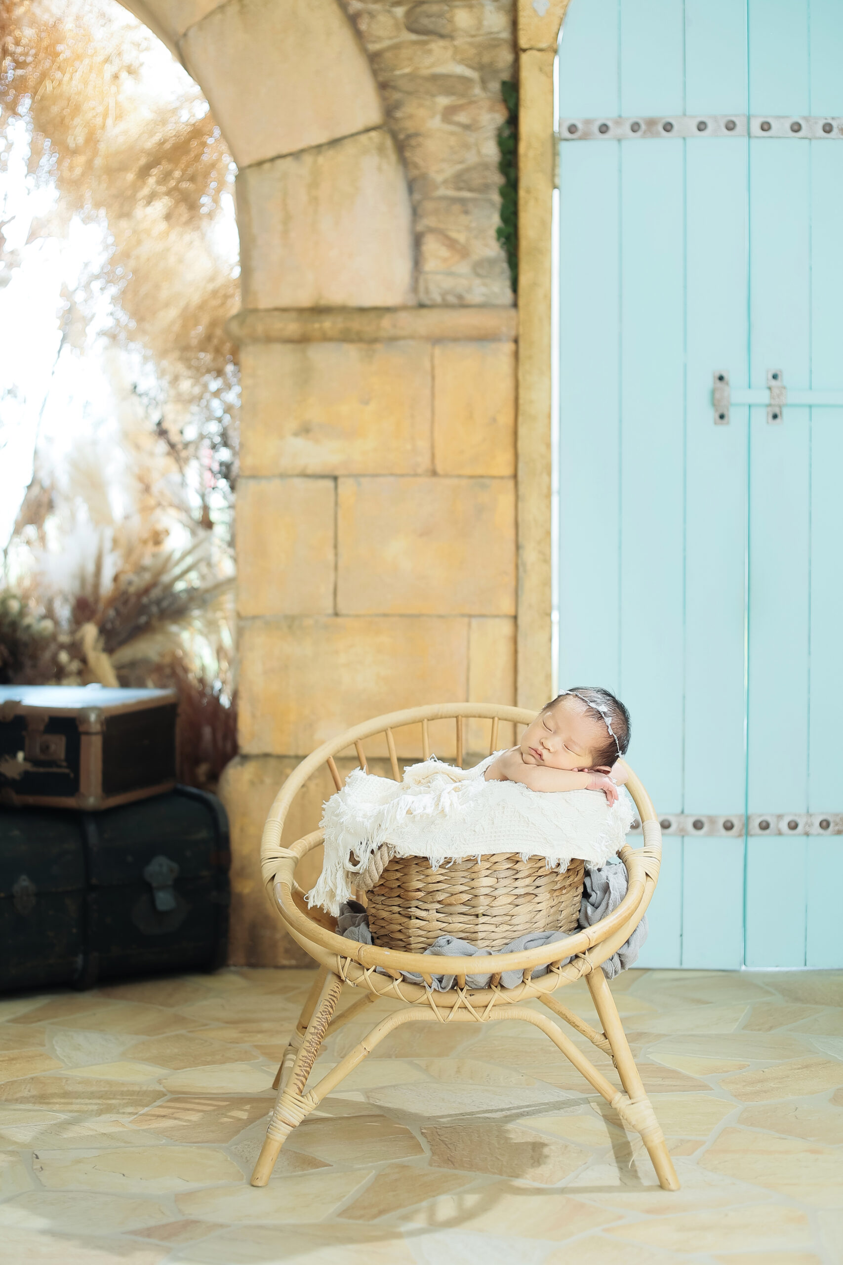 ニューボーンフォトは専門アシスタントと一緒に👶✨
